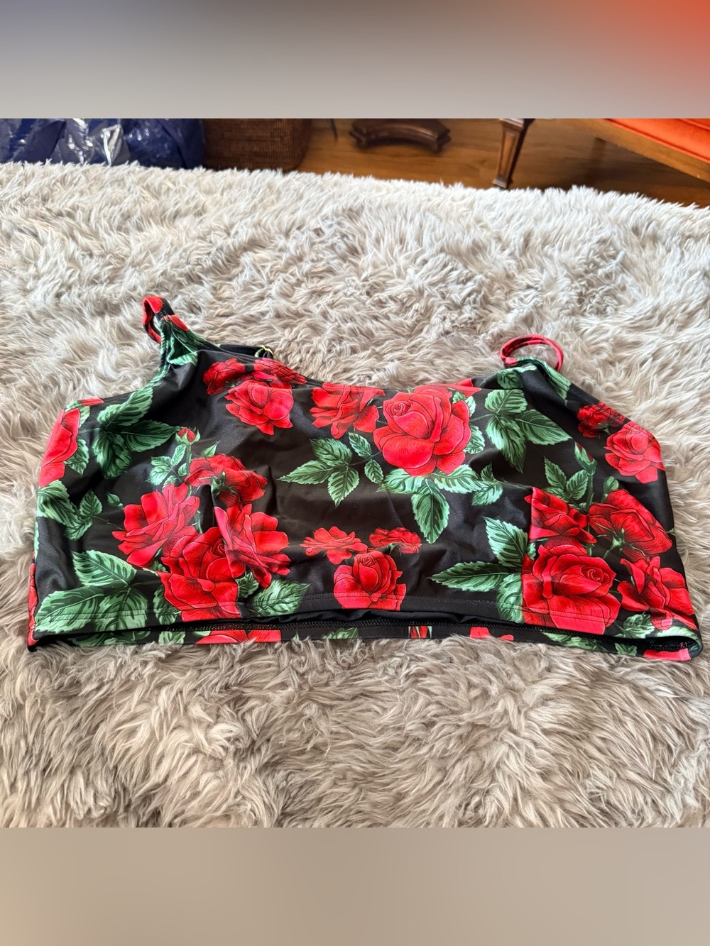 Curvy Beach red roses scoop top 3x